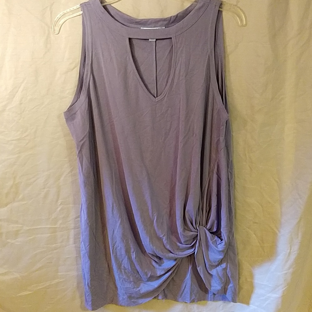Keyhole tank top